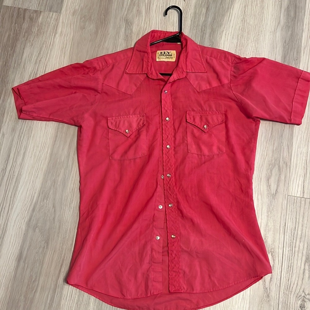 Pearl snap button down shirt 💕 Hot Pink Dress Shirt 💕